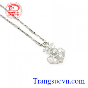 Bộ dây chuyền tinh tế thời trang và mạnh mẽ