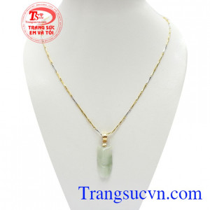 Bộ Dây Chuyền Ngọc Thiền Hạnh Phúc kết hợp giữa dây chuyền 10k và mặt dây ngọc thiền cẩm thạch tôn lên sự dịu dàng, tinh tế và trẻ trung cho phái đẹp