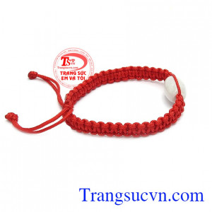 Dây tết lu thống cẩm thạch trắng tinh tế, đẹp mắt. Sản phẩm là sự kết hợp giữa dây bện và ngọc cẩm thạch thiên nhiên.