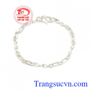 Lắc bạc tặng bé yêu là sản phẩm bạc 92,5