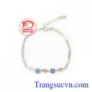 Lắc tay bạc đẹp, chế tác tinh xảo, sắc nét