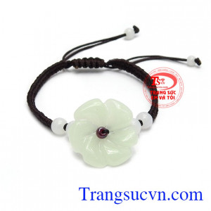 Dây tết hoa cẩm thạch độc đáo được thiết kế trẻ trung, năng động