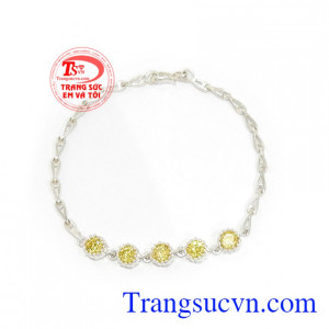 Lắc tay bạc xinh xắn cho phái đẹp