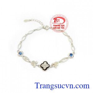 Lắc Tay Bạc Nữ Đẳng Cấp chế tác tinh xảo, tôn lên nét cá tính, phong cách, thời trang và dịu dàng cho người đeo