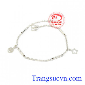 Lắc chân bạc chế tác tinh xảo, mẫu mã mới lạ