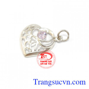 Mặt dây trái tim hồng