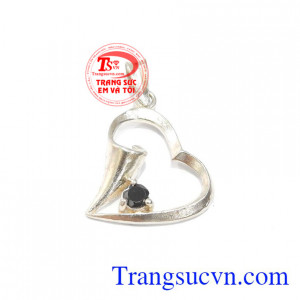 Mặt dây trái tim tinh tế