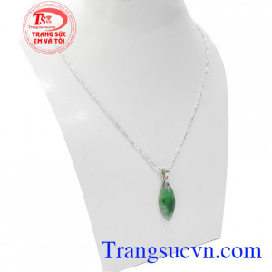 Bộ Dây Chuyền Cẩm Thạch May Mắn kết hợp tinh tế giữa dây chuyền bạc đẹp và mặt dây ngọc cẩm thạch thiên nhiên chất lượng