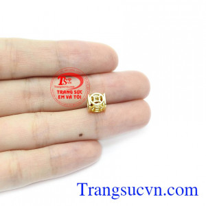 Mặt dây nhỏ nhắn,tiện dụng và dễ dàng kết hợp cùng nhiều phụ kiện khác