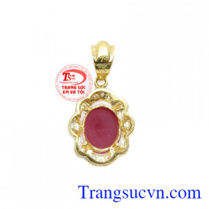 Mặt dây nữ quý phái vàng 10k được thiết kế sang trọng, tinh tế cho phái đẹp thêm tự tin và quyến rũ.