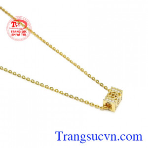 Với thiết kế hình ảnh đồng tiền mang đến hy vọng của sự tiền tài, thịnh vượng và thành công trong làm ăn, buôn bán.