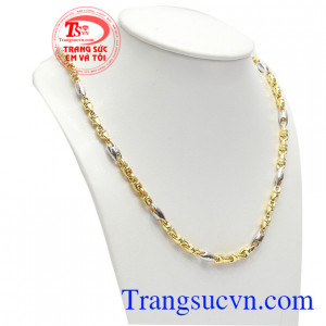 Sản phẩm thời trang, mang phong cách mạnh mẽ, cá tính