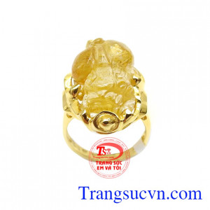 Nhẫn nữ vàng gắn Tỳ hưu thạch anh tóc thiên nhiên