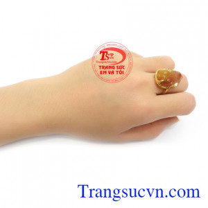 Nhẫn Nữ Tỳ Hưu Thạch Anh Hưng Thịnh đeo đẹp, phù hợp thời trang và phong cách phái đẹp