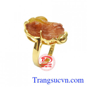 Nhẫn gắn Tỳ hưu là linh vật biểu tượng cho chiêu tài, tác lộc, may mắn và bình an