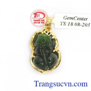 Tỳ hưu ngọc Nephrite thiên nhiên có tác dụng giải trừ tà khí, chiêu tài lộc, mang lại may mắn, bình an và hạnh phúc cho người đeo