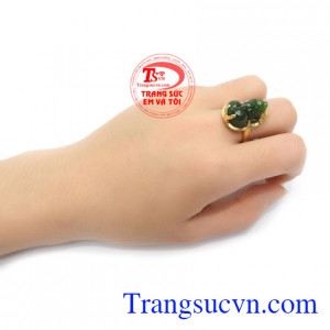 Nhẫn Nữ Tỳ Hưu Nephrite