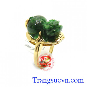 Tỳ Hưu là linh vật được ưa chuộng bậc nhất trong phong thủy bởi khả năng chiêu tàu lộc, công danh, mang lại may mắn, bình an cho chủ nhân