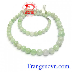 Chuỗi ngọc miến điện đẹp mang lại nhiều may mắn, sức khỏe cho người đeo