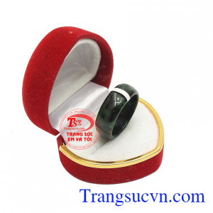 Sản phẩm phù hợp với nhiều độ tuổi, hợp phong thủy.