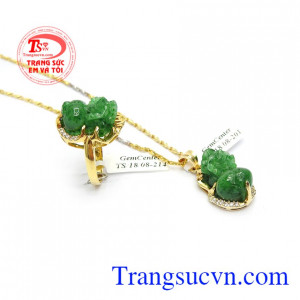 Bộ Dây Chuyền Phỉ Thúy Thịnh Vượng kết hợp tinh tế giữa dây chuyền, nhẫn, mặt dây Tỳ hưu thời trang, phong thủy