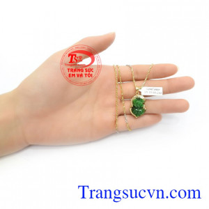 Dây chuyền nữ vàng tây quý phái kết hợp cùng mặt dây chuyền nữ tinh tế và quyến rũ