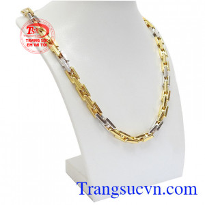 Dây chuyền chữ nhật cỡ nhỏ được chế tác từ vàng 10k với các chi tiết mắt xích được nối với nhau. 