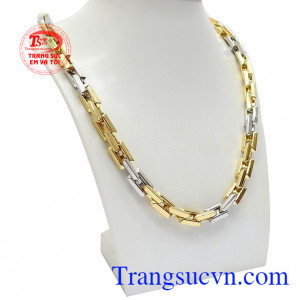 Dây chuyền chữ nhật size to mang lại sự chắc chắn, mạnh mẽ cho người dùng.