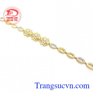Lắc tay vàng là món quà tuyệt vời dành tặng người yêu thương những dịp ý nghĩa
