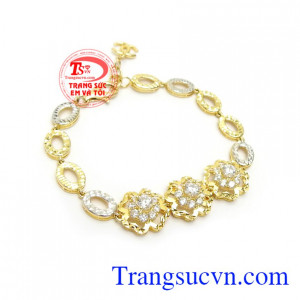 Lắc Tay Nữ Gắn Đá Cao Cấp chế tác độc đáo, mới lạ, kiểu dáng thời trang