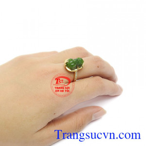 Hãy nhanh tay và sở hữu một chiếc nhẫn tỳ hưu cẩm thạch ngay hôm nay. 