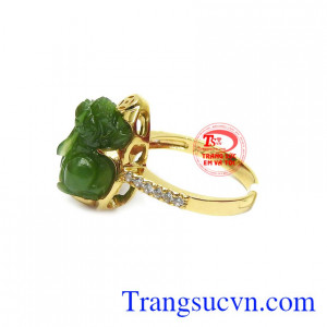 Tỳ hưu là linh vật hút tiền tài, mang đến sự sung túc và giàu có cho gia chủ.