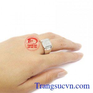 Nhẫn nam thời trang phù hợp với nhiều độ tuổi.