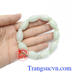 Từ thời xưa, phụ nữ thường dùng lu thống lăn trên mặt giúp lưu thông khí huyết, tăng cường trẻ hóa làn da.