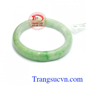 Sản phẩm vòng ngọc cẩm thạch mang lại nhiều may mắn, sức khỏe cho người đeo