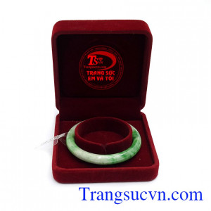 Vòng ngọc cẩm thạch đem lại sự an tâm và làm giảm bớt lo âu