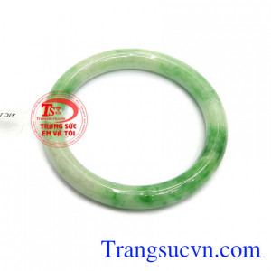 Ngọc cẩm thạch là vật tinh túy và quý báu nhất của trời đất