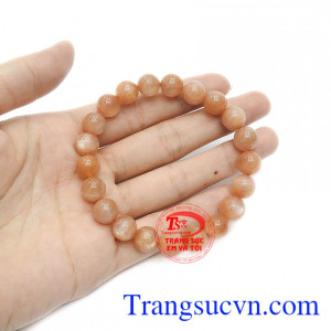 Đá mặt trời giúp giải tỏa lo âu, phiền muộn và mang lại cho người sử dụng tinh thần mạnh mẽ, yêu đời, lạc quan trong cuộc sống.