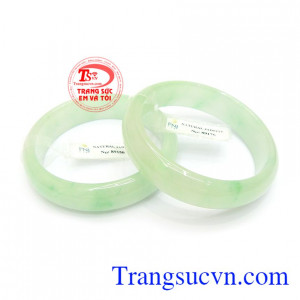 vòng tay ngọc đeo tay phong thủy tốt