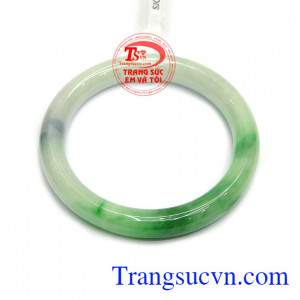 Vòng ngọc bình yên là sản phẩm vòng ngọc cẩm thạch tự nhiên