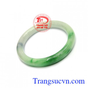 Người xưa cho rằng, đeo ngọc trên người tốt cho vận khí, sức khỏe, tiền tài