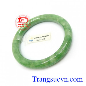 Vòng Tay Cẩm Thạch Bình An có tác dụng tăng sự tập trung, giảm căng thẳng, giải trừ tà khí, mang nhiều bình an, may mắn và tài lộc cho người đeo