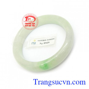 Vòng Tay Cẩm Thạch Tài Lộc từ xa xưa đã rất được ưa chuộng bởi khả năng giải trừ tà khí, mang lại may mắn, bình an, tài lộc và hạnh phúc cho người đeo