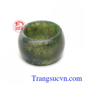 Nhẫn canxedon hợp mệnh mang đến cho người đeo nguồn năng lượng dồi dào.