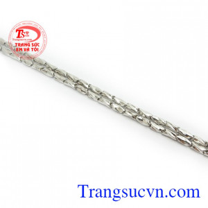 Sản phẩm có thể kết hợp với nhiều kiểu mặt dây khác nhau