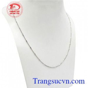 Dây Chuyền Vàng Ý Nhỏ Xinh kiểu dáng đơn giản, nhỏ nhắn mà vẫn toát lên sự sang trọng, rực rỡ