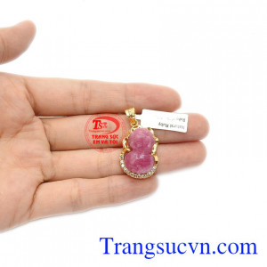 Mặt dây phù hợp làm quà tặng cho người thân và bạn bè.