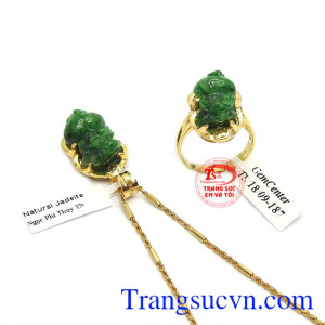 Bộ trang sức tỳ hưu phỉ thúy thiên nhiên đẹp được thiết kế trang nhã, hợp phong thủy.