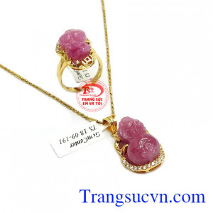 Sản phẩm chế tác từ vàng 14k kết hợp với ruby thiên nhiên hợp phong thủy.