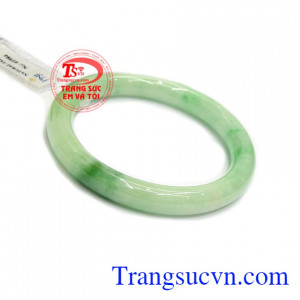 Ngọc cẩm thạch thiên nhiên mang đến nhiều may mắn và năng lượng cho người đeo